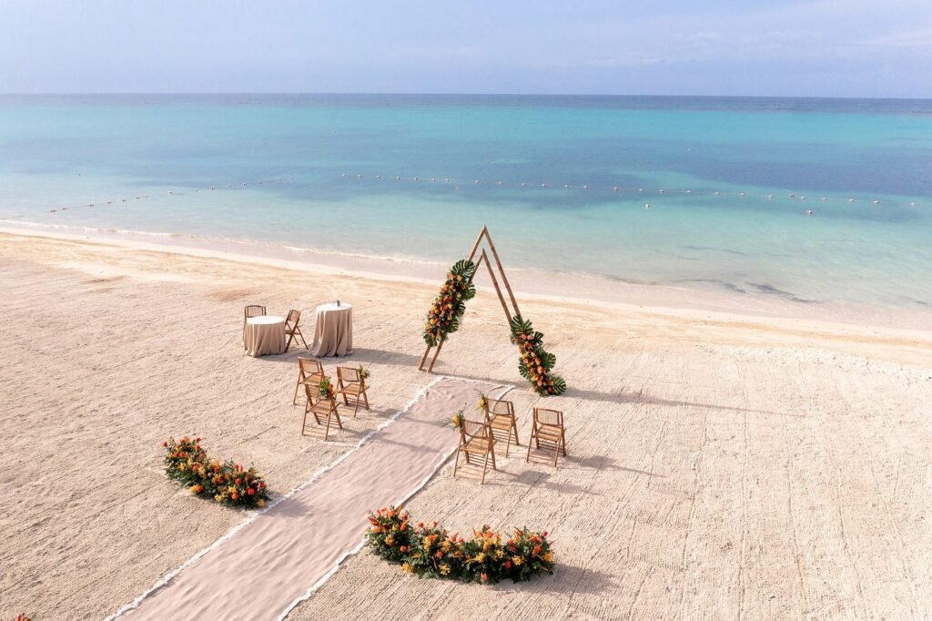 Casamento na Praia: Escolhendo a Praia Perfeita