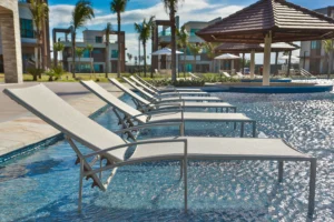 Cadeira de Piscina: Dicas e Tendências para Relaxar com Conforto