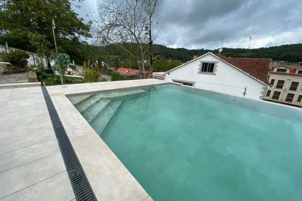 Tipos de Escadas para Piscina