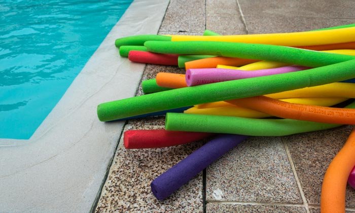O que é um Macarrão de Piscina e Por Que Ele é Tão Popular?